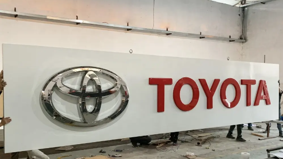 Large led building 4s shop pylon sign Standing advertising signage for car shop 